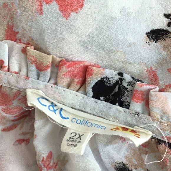 C & C California V-neck Floral Blouse Plus Size 2X - Picture 6 of 7